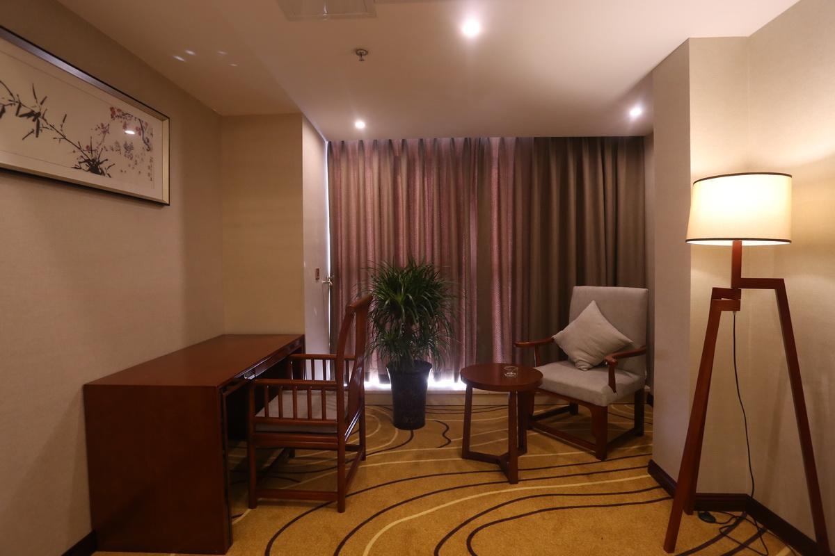 Mingshan Hotel Chengdú Exterior foto